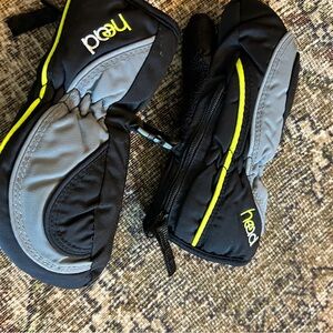 Toddler boys snow mittens
